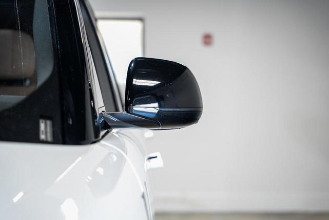 Photo of 2023 Ostuni Pearl White Land Rover Range Rover