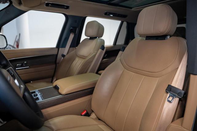 Photo of 2023 Ostuni Pearl White Land Rover Range Rover