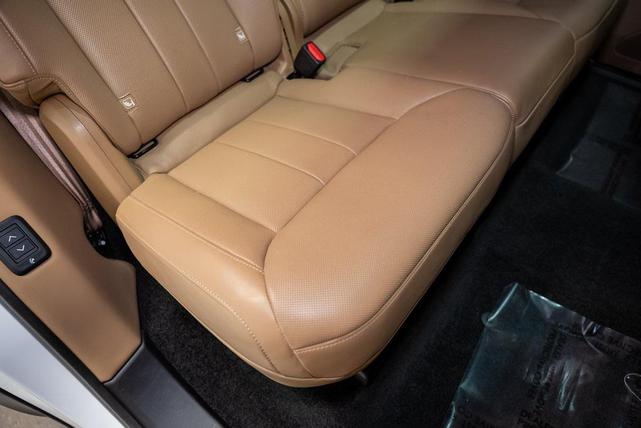 Photo of 2023 Ostuni Pearl White Land Rover Range Rover