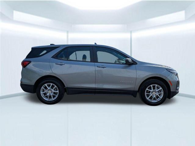 Photo of 2023 Sterling Gray Metallic Chevrolet Equinox