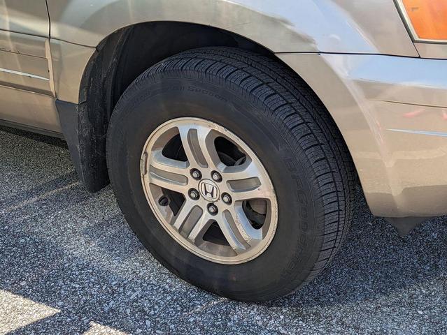 Photo of 2003 Gold Honda Pilot