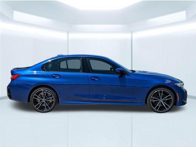 Photo of 2024 Blue BMW 330e