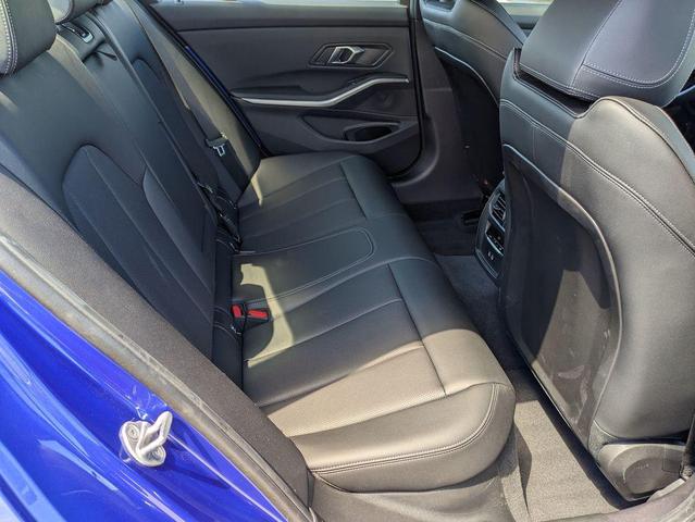 Photo of 2024 Blue BMW 330e