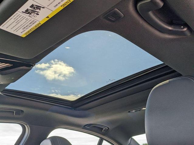 Photo of 2024 Blue BMW 330e