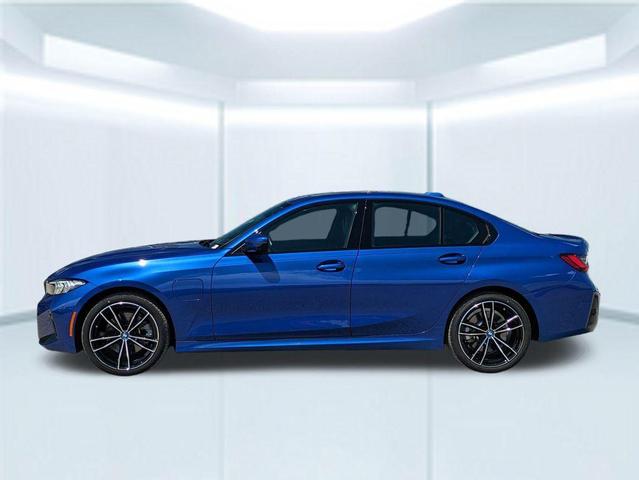 Photo of 2024 Blue BMW 330e