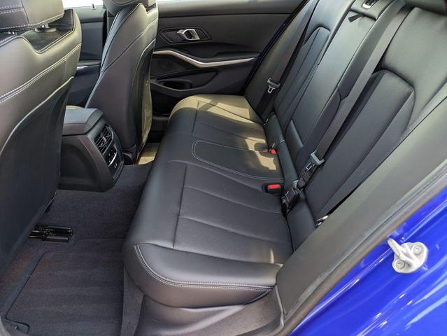 Photo of 2024 Blue BMW 330e
