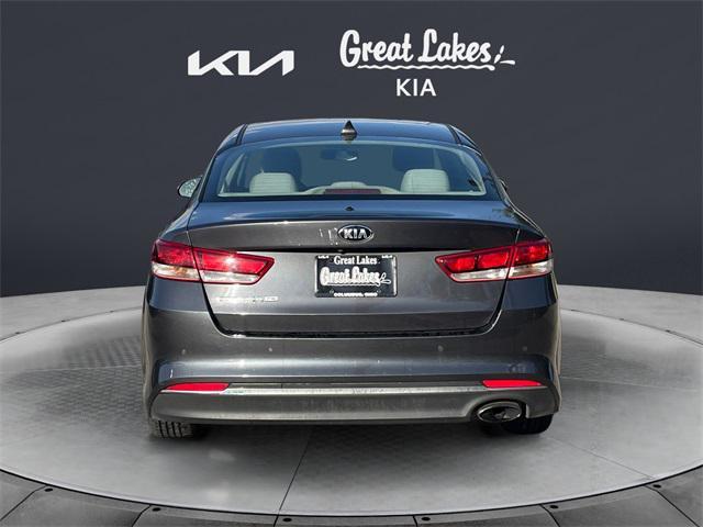 Photo of 2017 Platinum Graphite Kia Optima