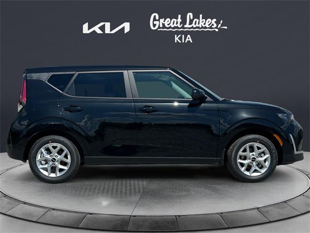 Photo of 2025 Fusion Black Kia Soul