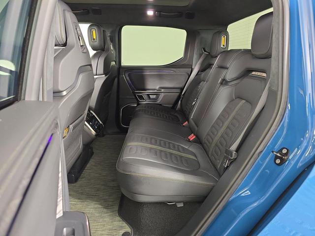 Photo of 2022 Rivian Blue Rivian R1T