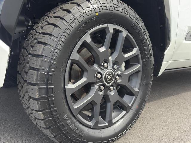 Photo of 2023 Wind Chill Pearl Toyota Tundra Hybrid