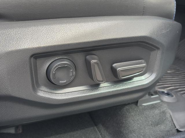 Photo of 2023 Wind Chill Pearl Toyota Tundra Hybrid