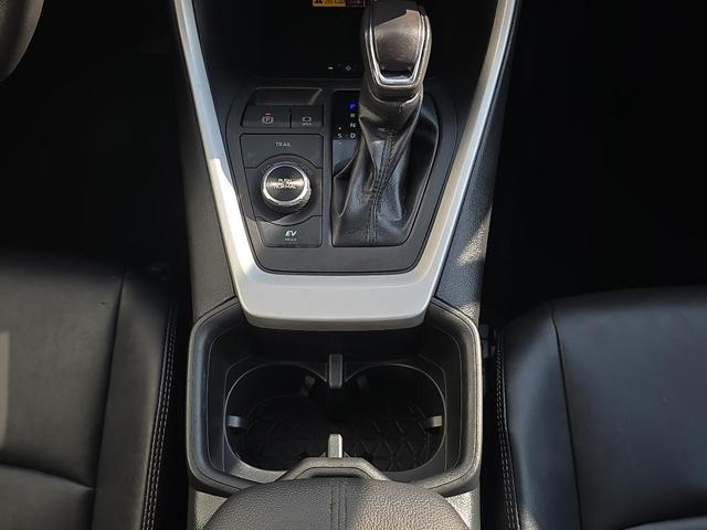 Photo of 2022 Ruby Flare Pearl Toyota RAV4 Hybrid