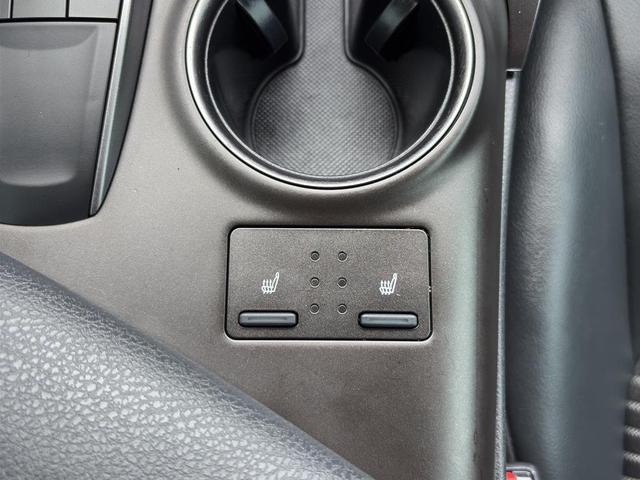 Photo of 2023 Ice Cap Toyota Camry