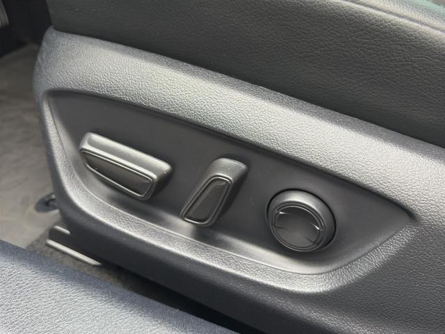 Photo of 2023 Ice Cap Toyota Camry