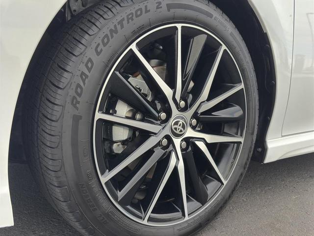 Photo of 2023 Ice Cap Toyota Camry
