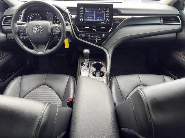 Photo of 2023 Ice Cap Toyota Camry