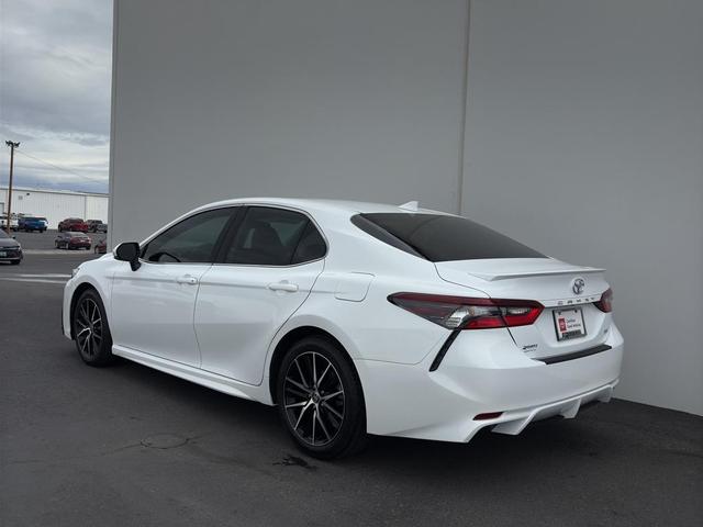 Photo of 2023 Ice Cap Toyota Camry