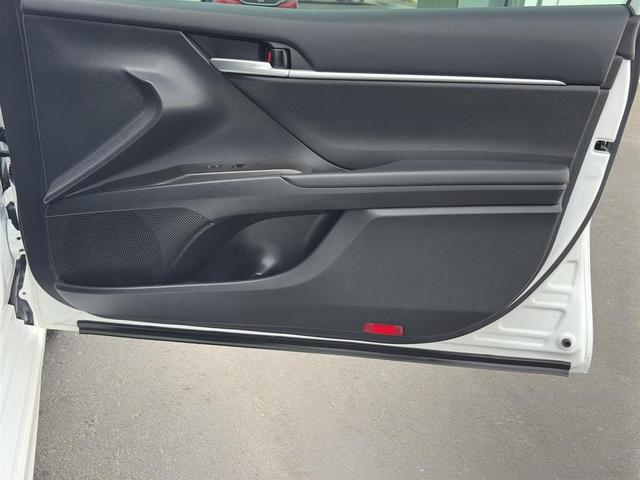 Photo of 2023 Ice Cap Toyota Camry