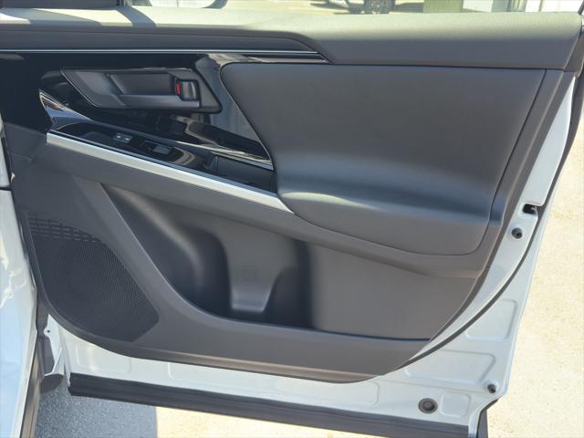 Photo of 2025 Wind Chill Pearl Toyota bZ4X