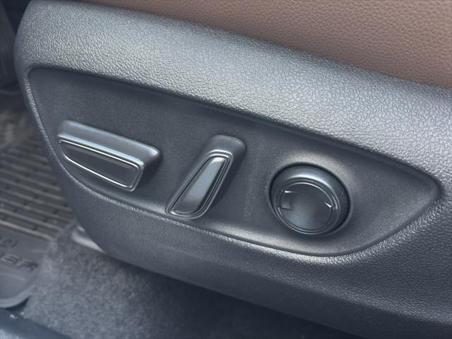 Photo of 2025 Cement Toyota Grand Highlander Hybrid