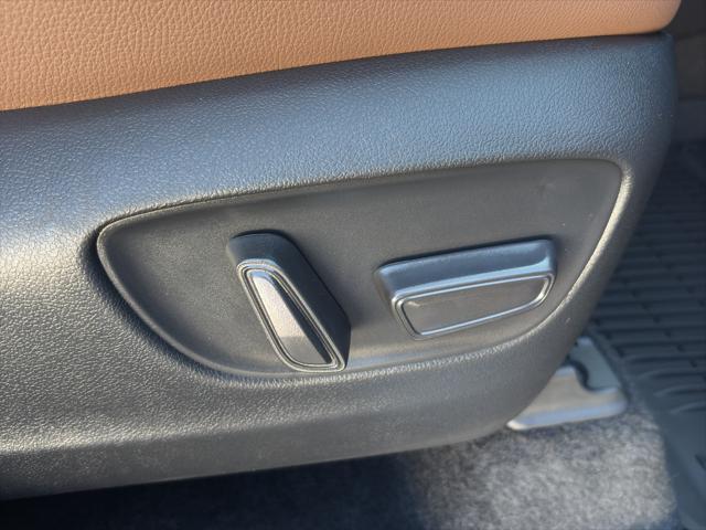 Photo of 2025 Cement Toyota Grand Highlander Hybrid