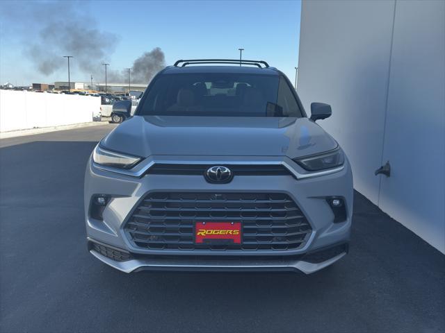 Photo of 2025 Cement Toyota Grand Highlander Hybrid