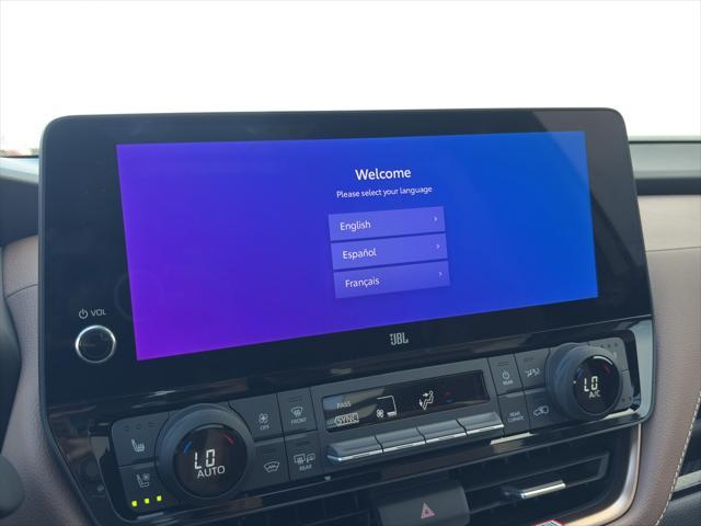Photo of 2025 Cement Toyota Grand Highlander Hybrid
