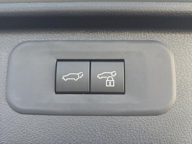Photo of 2025 Cement Toyota Grand Highlander Hybrid