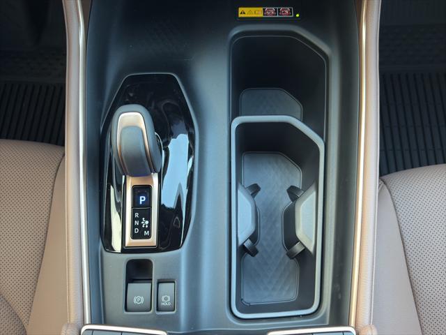 Photo of 2025 Cement Toyota Grand Highlander Hybrid