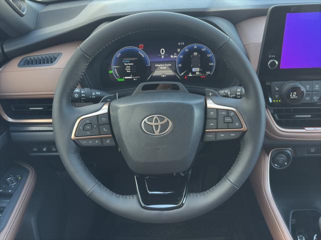 Photo of 2025 Cement Toyota Grand Highlander Hybrid