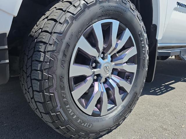 Photo of 2022 White Toyota Tacoma