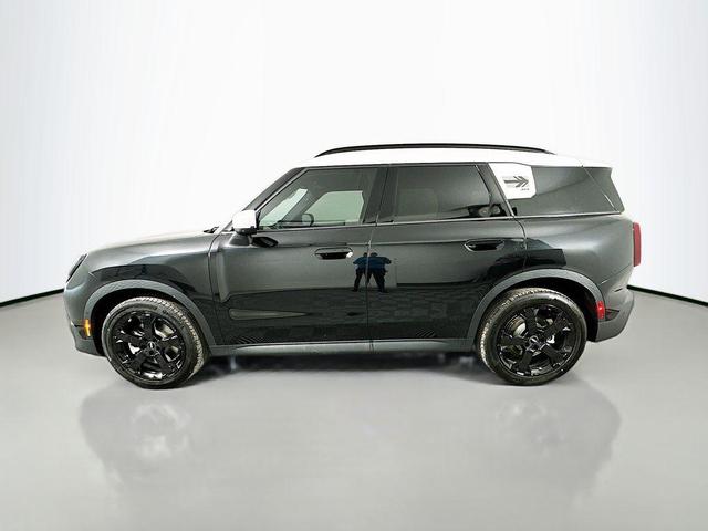Photo of 2026 Midnight Black II Metallic MINI Countryman