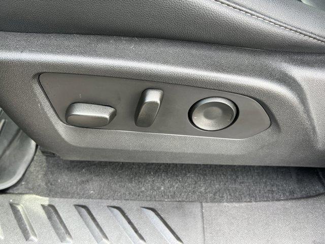 Photo of 2024 Summit White GMC Canyon