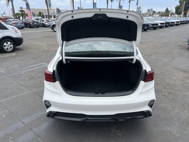 Photo of 2022 Snow White Pearl Kia Forte