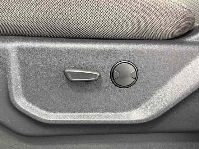 Photo of 2022 Oxford White Ford F-350