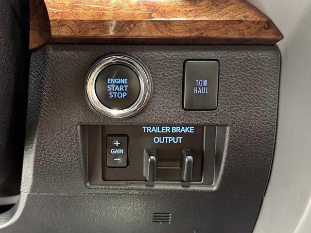Photo of 2021 Wind Chill Pearl Toyota Tundra