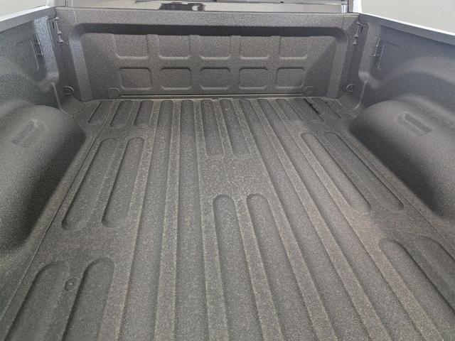 Photo of 2025 Diamond Black Crystal Pearlcoat RAM 2500
