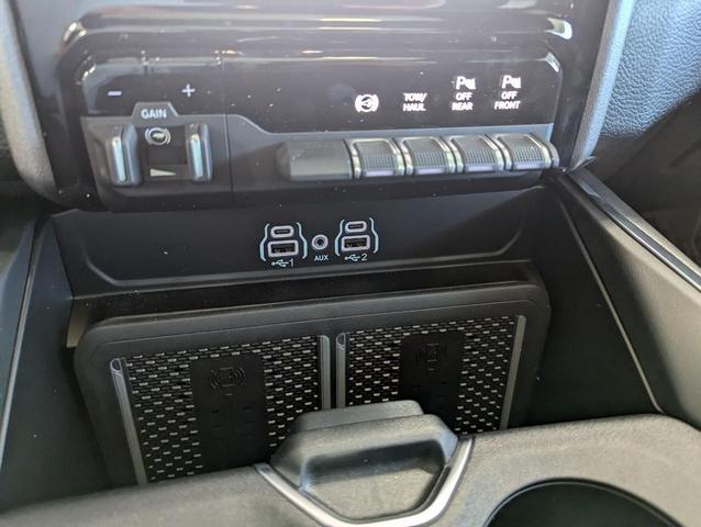 Photo of 2025 Diamond Black Crystal Pearlcoat RAM 2500