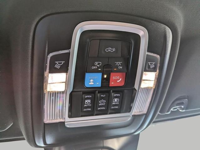 Photo of 2025 Diamond Black Crystal Pearlcoat RAM 2500