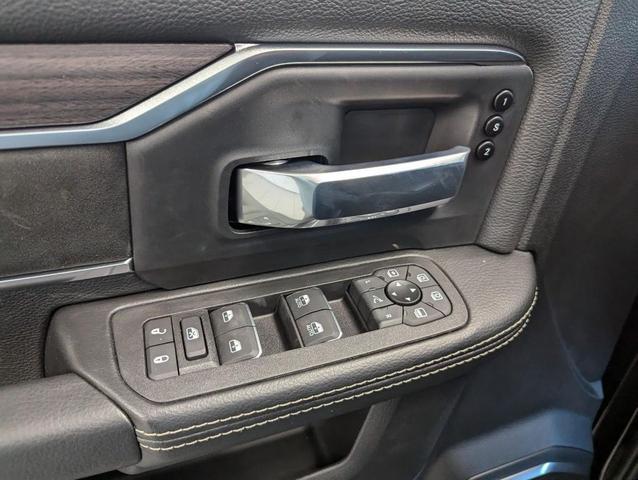Photo of 2025 Diamond Black Crystal Pearlcoat RAM 2500