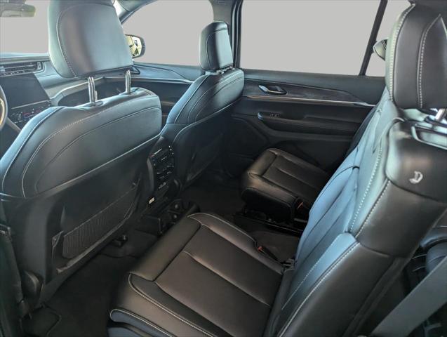 Photo of 2025 BLACK Jeep Grand Cherokee L