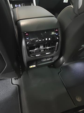 Photo of 2025 SILVER Jeep Grand Cherokee L