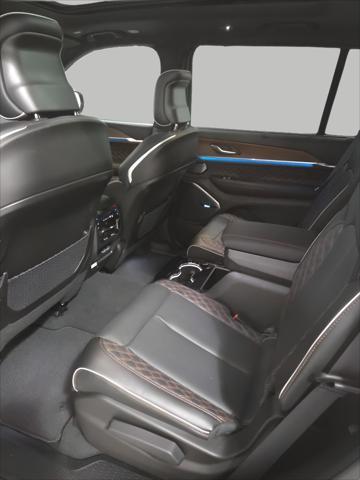 Photo of 2025 SILVER Jeep Grand Cherokee L