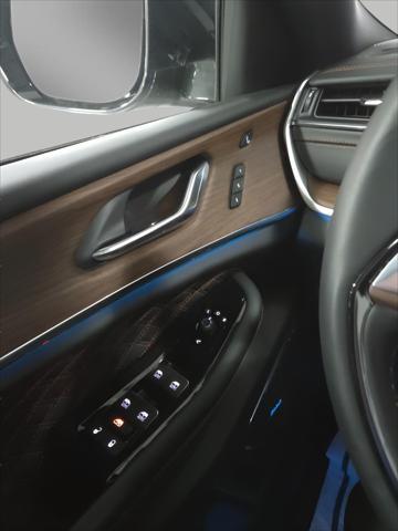 Photo of 2025 SILVER Jeep Grand Cherokee L