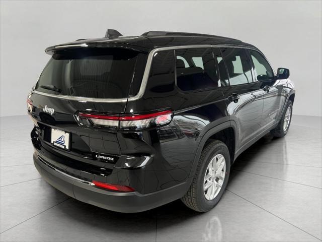 Photo of 2025 Diamond Black Crystal Pearlcoat Jeep Grand Cherokee L