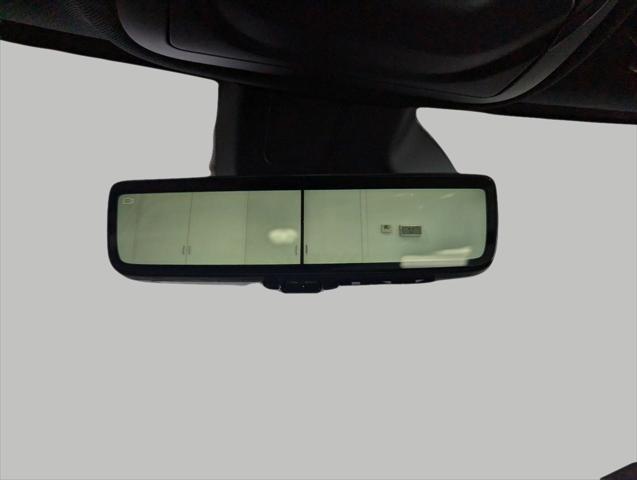 Photo of 2025 Diamond Black Crystal Pearlcoat Jeep Grand Cherokee L