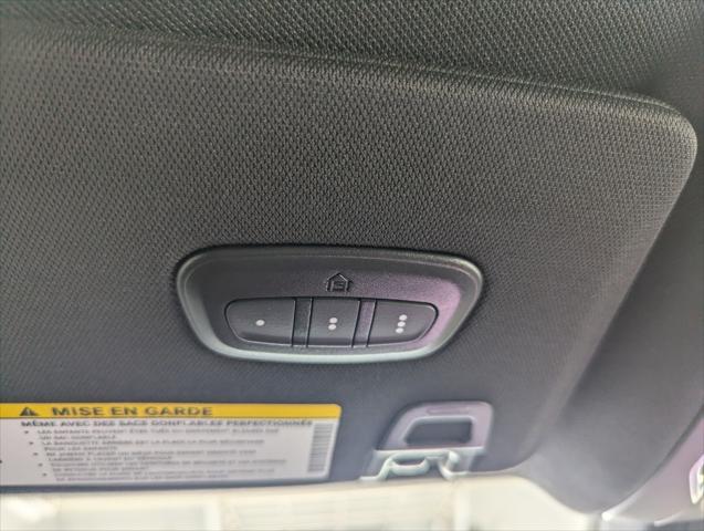 Photo of 2025 Diamond Black Crystal Pearlcoat Jeep Grand Cherokee L