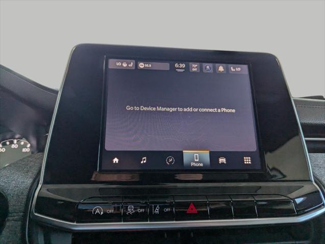 Photo of 2025 WHITE Jeep Compass