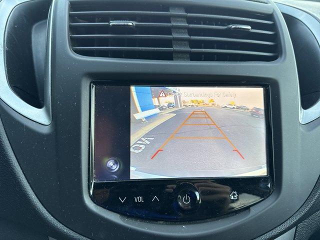 Photo of 2016 Silver Ice Metallic Chevrolet Trax
