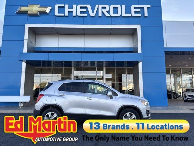 Photo of 2016 Silver Ice Metallic Chevrolet Trax